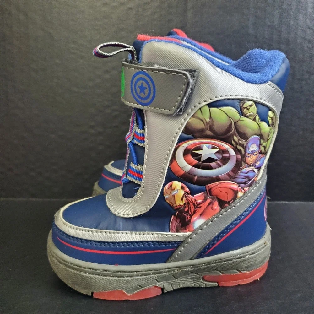 Flashing Boys Marvel Avenger Snow Boots Toddler Size 6‎ Light Up Blinking Soles
